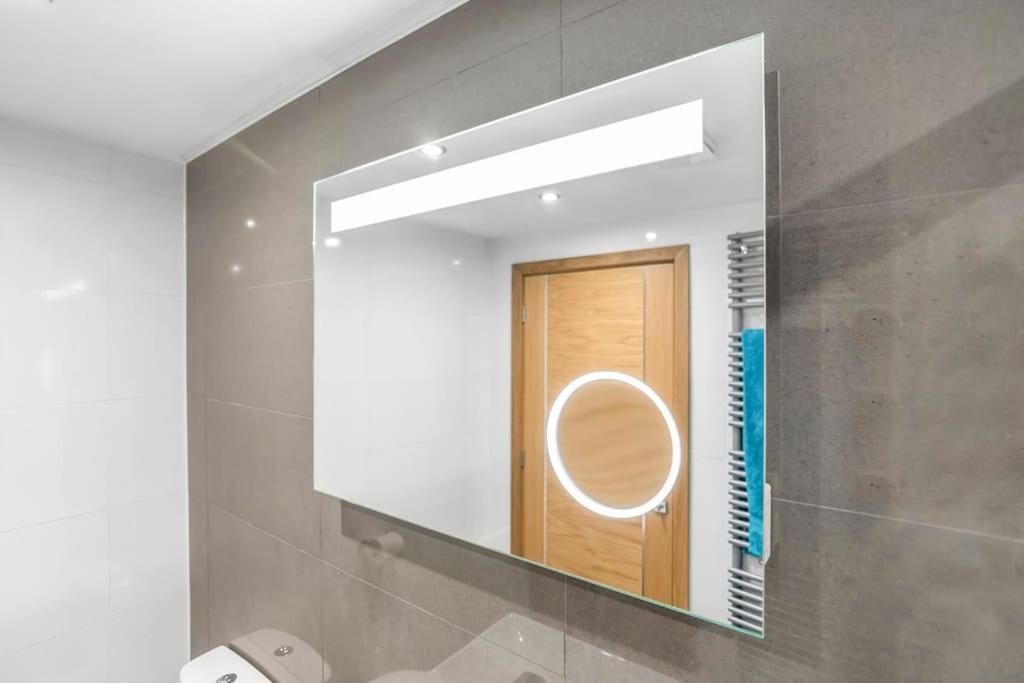 Isabel'S Wing! A Stunning 2 Bedroom Property Норвич Экстерьер фото